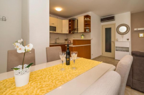  Luxury Apartment Center with balcony  Сплит